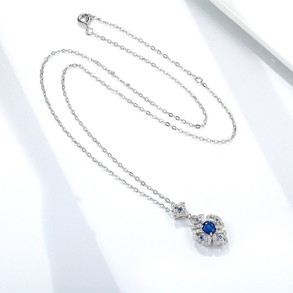 S925 Silber Retro-Muster Halskette Damen Vielseitiger Natur-Saphir-Anhänger