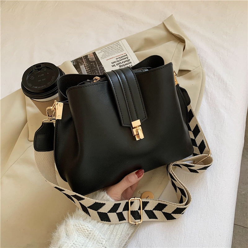 Boho Bucket Bag | Schulter- & Umhängetasche mit breitem Gurt – Festival-Style