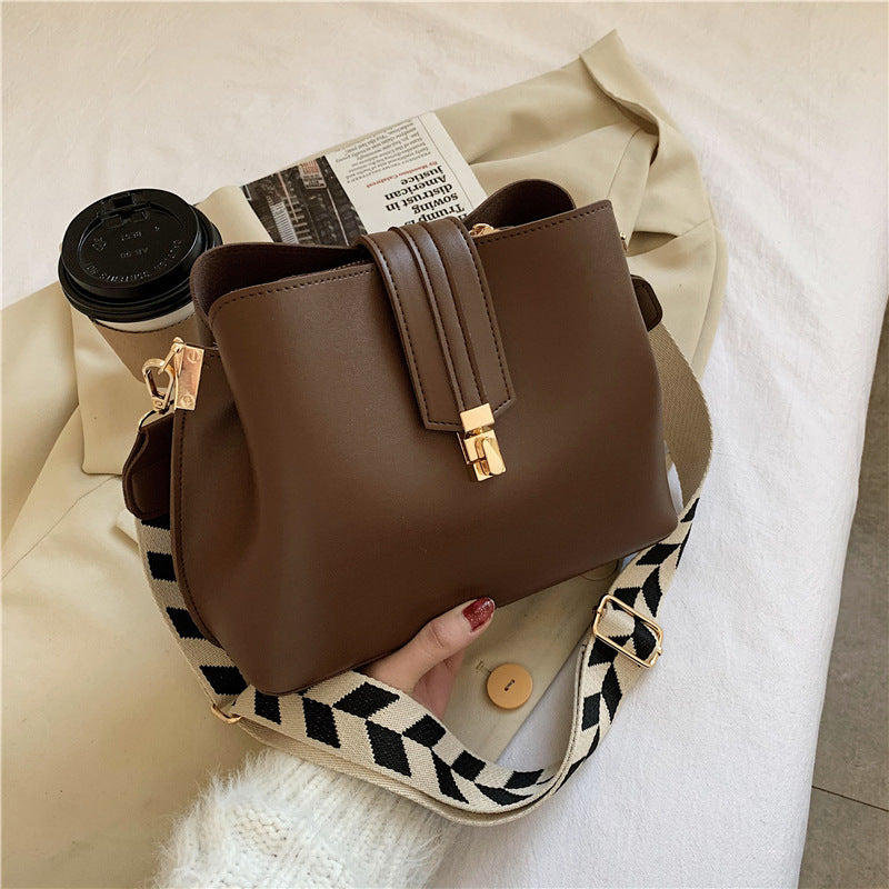 Boho Bucket Bag | Schulter- & Umhängetasche mit breitem Gurt – Festival-Style