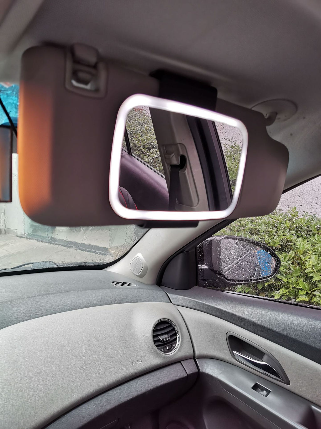 In-Car LED Makeup Mirror – 7 Inch Sun Visor Vanity Mirror with 21 LED Lights & 400mAh Battery | White & Black