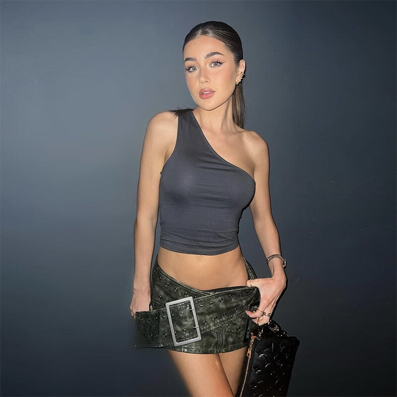 Vintage Leder-Minirock mit Kreuzgürtel im Used-Look