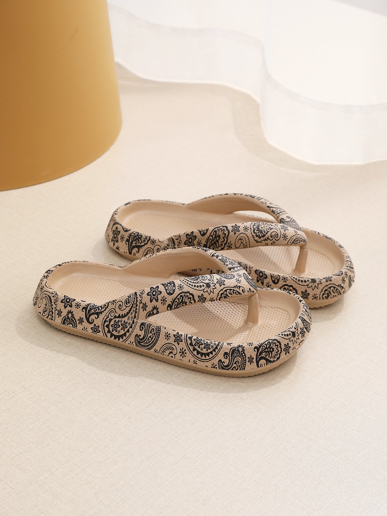 Women's Thick Sole Flip-Flops – Patterned Summer Slippers
