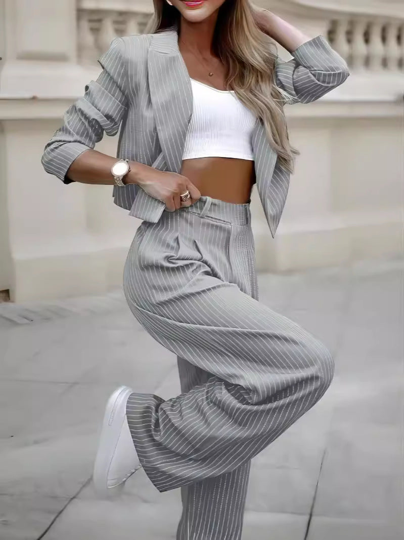 Ensemble deux pièces rayé pour femme – Haut court à revers et pantalon droit