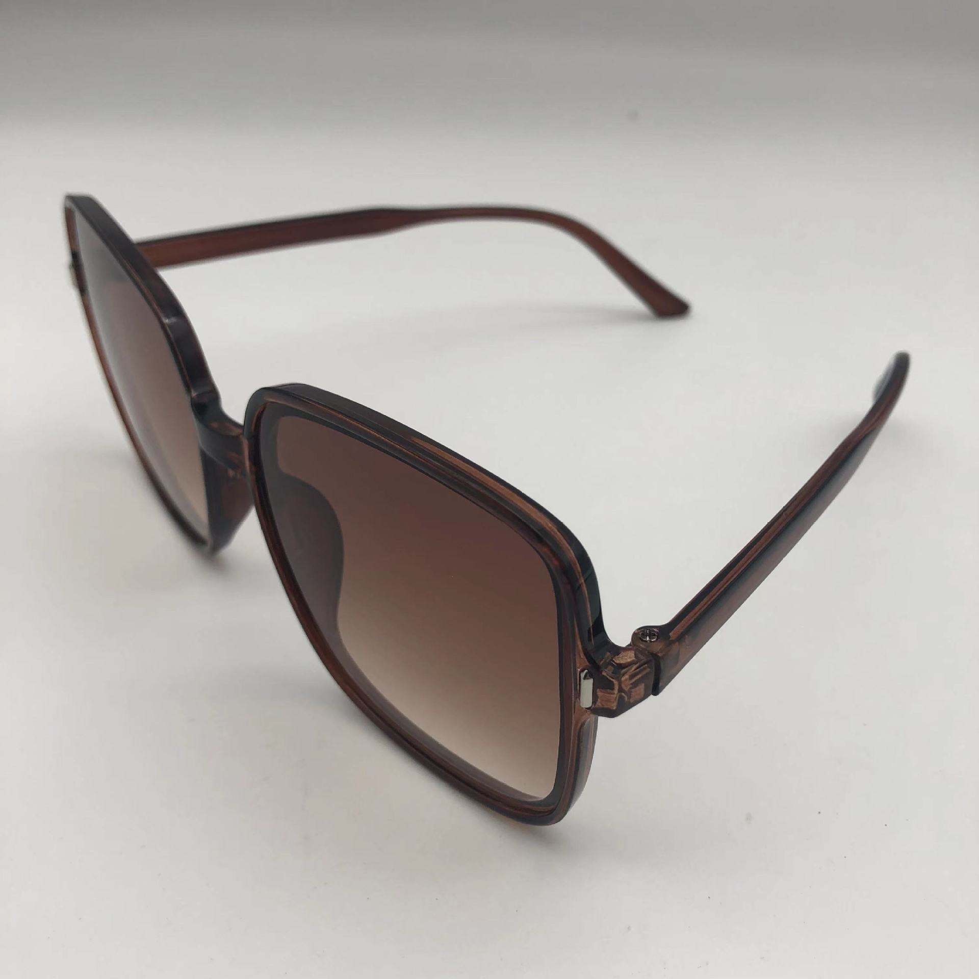 Square Gradient Sunglasses | UV400 Vintage Full Frame – 7 Colors