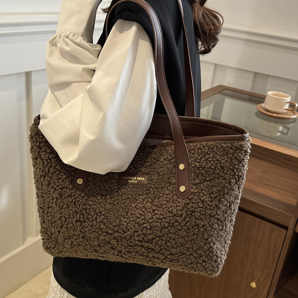 Sac bandoulière polyvalent élégant et douillet
