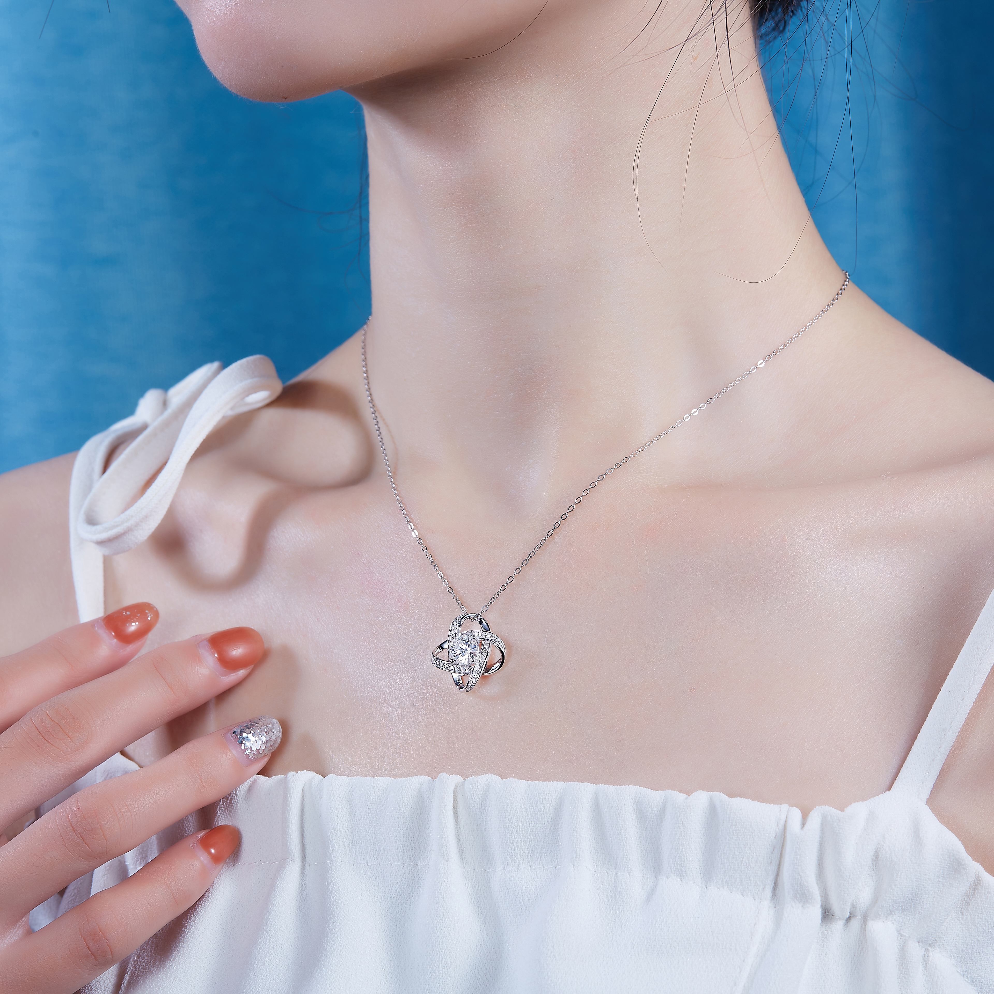 1 Carat Moissanite Pendant Necklace – S925 Silver Platinum-Plated Chain