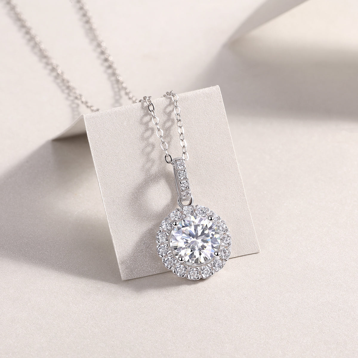 1Dandelion - A Fashionable And Luxurious Diamond Jewelry Pendant Set With 2-carat Moissan Diamonds, S925 Sterling Silver And Platinum Plating Prohibit TikTok sales