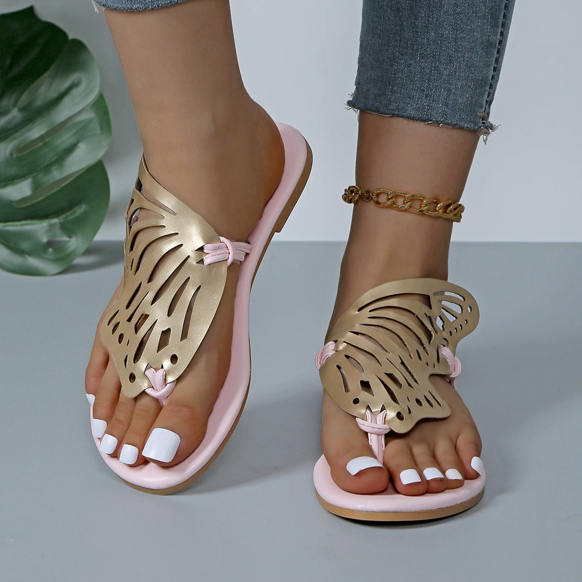 Fashion Hohl Schmetterling Flip-Flops Sommersandalen für Damen Lässige Strandschuhe Neue niedrige Absatz flache Pantoletten Hausschuhe