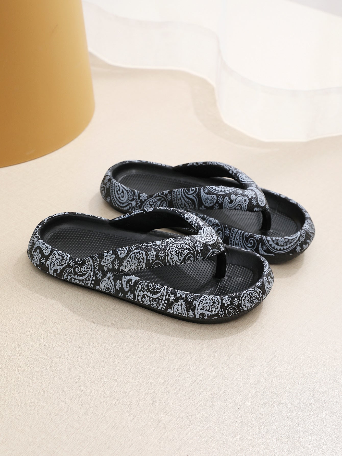 Women's Thick Sole Flip-Flops – Patterned Summer Slippers