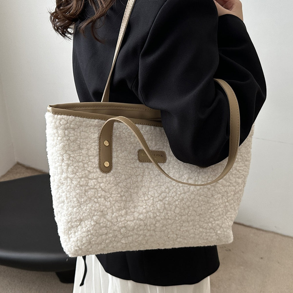 Sac bandoulière polyvalent élégant et douillet