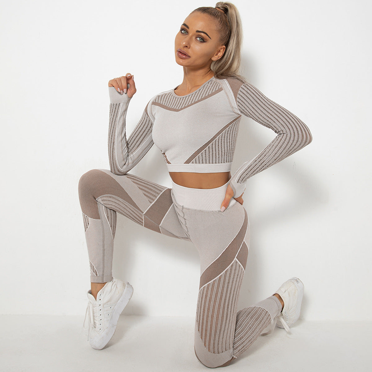 Women's Seamless Yoga Suit – Long Sleeve Knitted Activewear