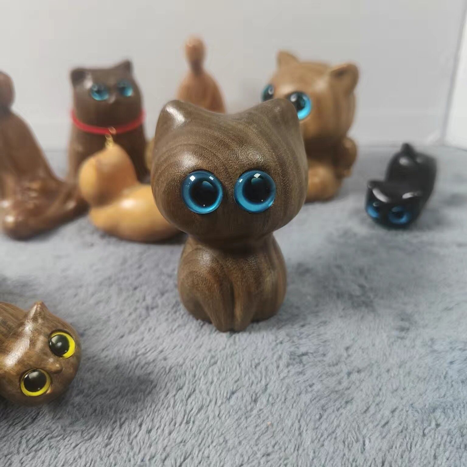 Handmade Sandalwood Cat & Animal Figurine – Mini Wooden Desk Ornament