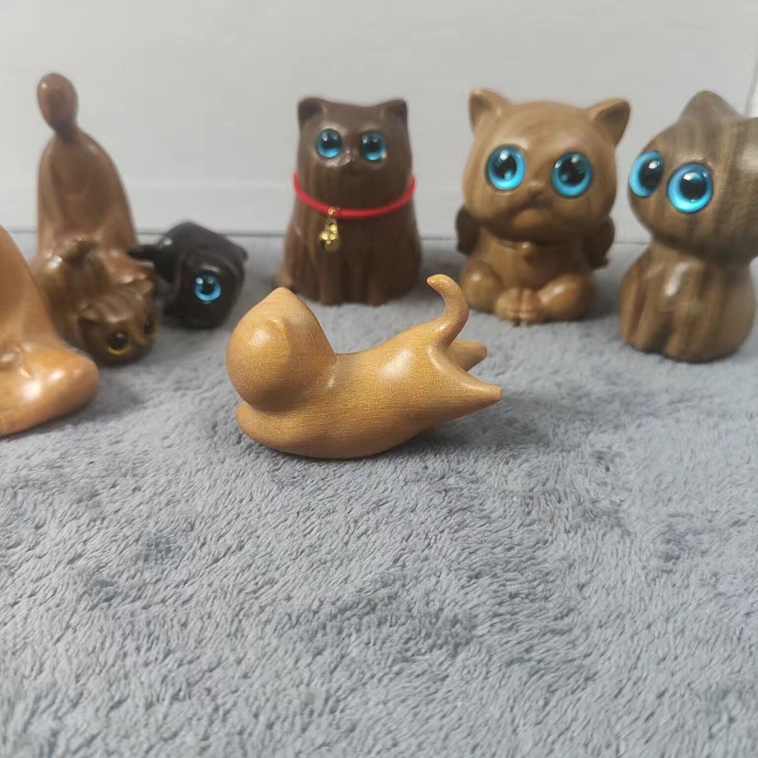 Handmade Sandalwood Cat & Animal Figurine – Mini Wooden Desk Ornament