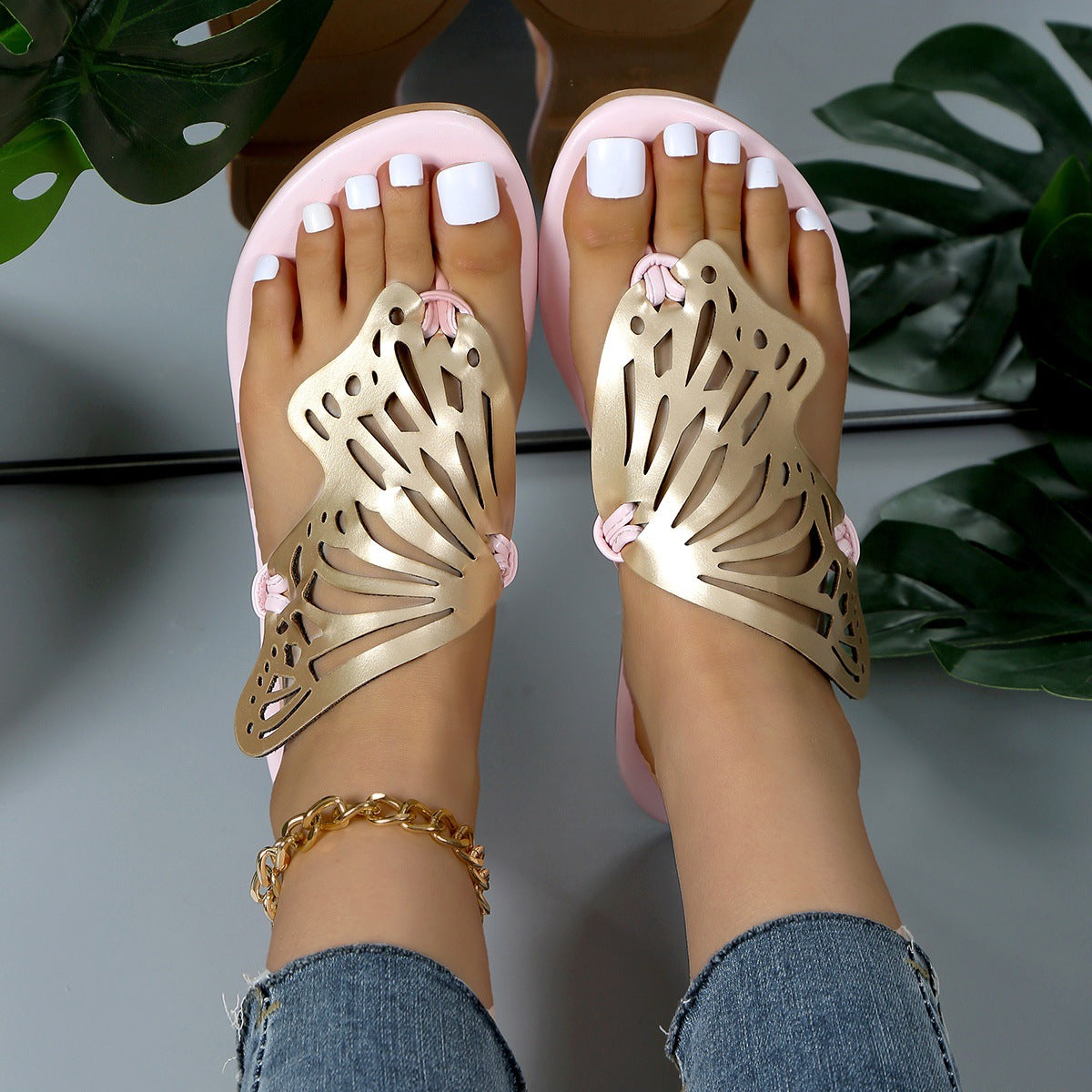 Fashion Hohl Schmetterling Flip-Flops Sommersandalen für Damen Lässige Strandschuhe Neue niedrige Absatz flache Pantoletten Hausschuhe