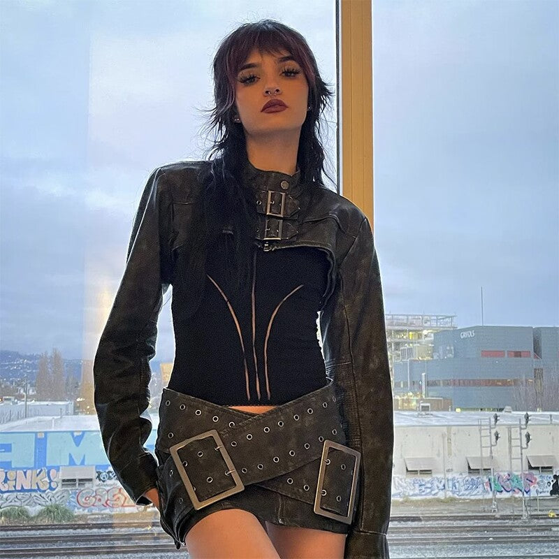 Vintage Leder-Minirock mit Kreuzgürtel im Used-Look
